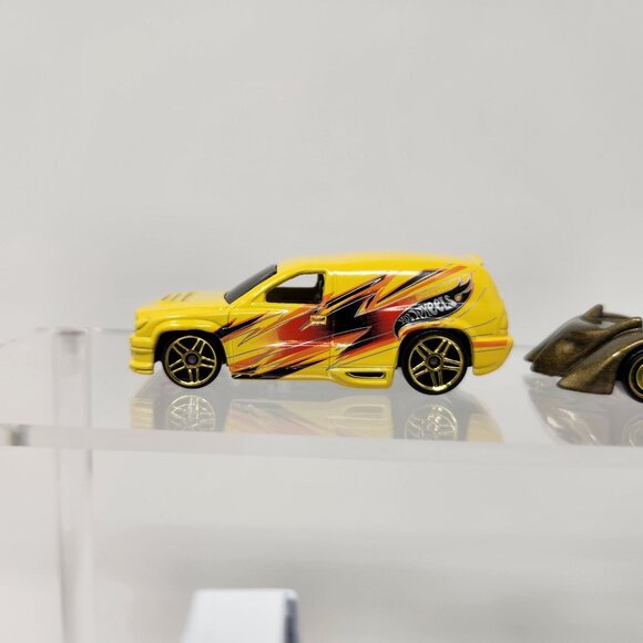 Lot of (9) Hot Wheels Diecast Cars 1992-2023 1/64 (b2) - Picture 3 of 11